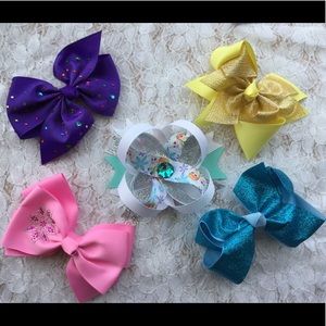 Bundle of 5 handmade bows.